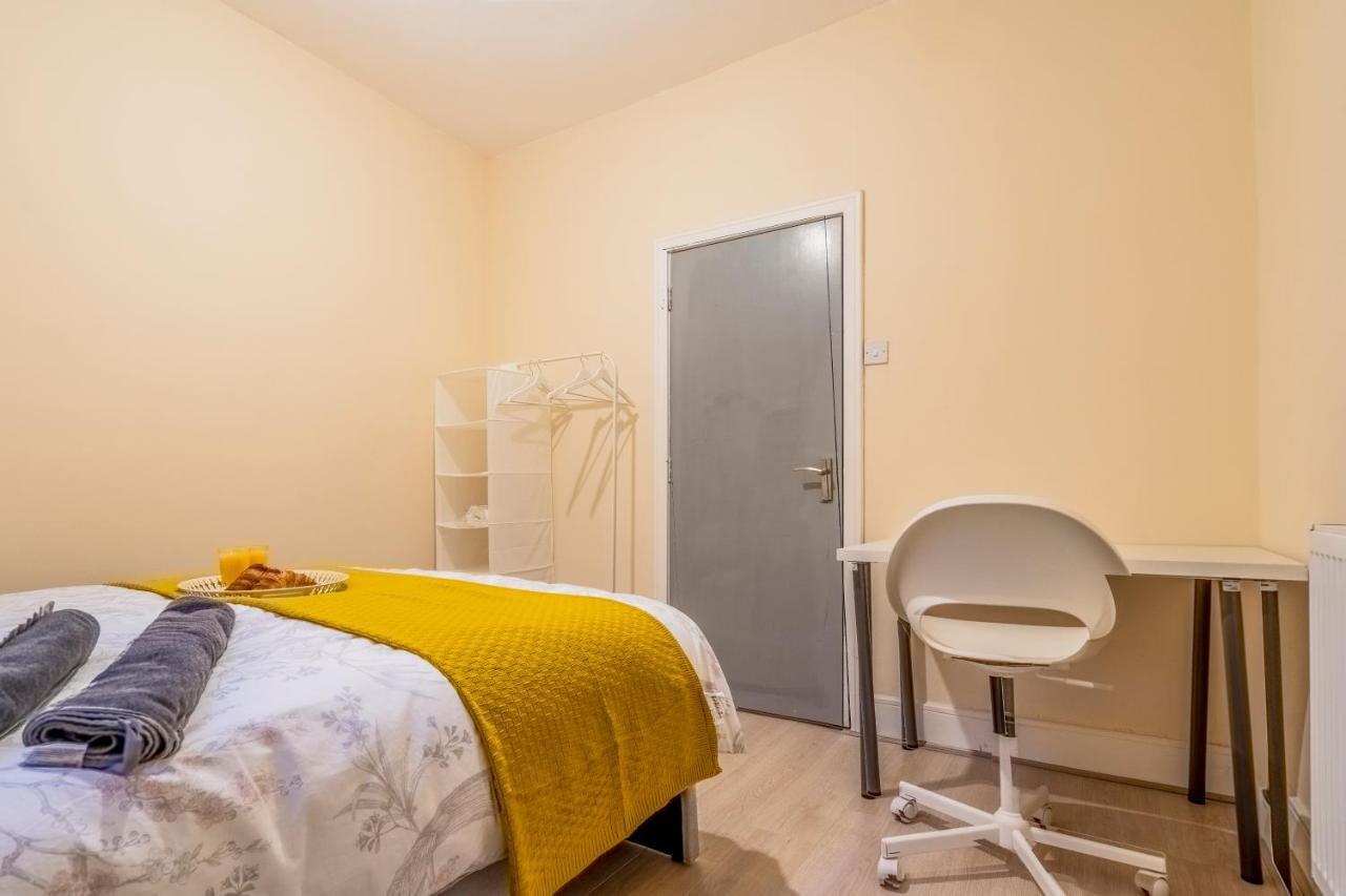 Deluxe 2-Bedroom Flat With Free Parking 버밍엄 외부 사진